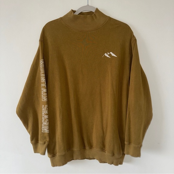 aerie Tops - Aerie Mountain Season Golden Brown Sweatshirt Women's Medium
Mock Neck Pockets